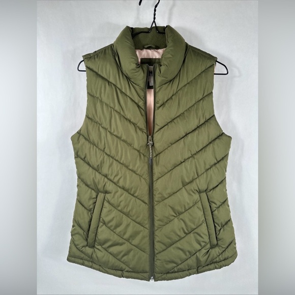 GAP Jackets & Blazers - GAP Warmest Puffer Vest Women Small Hunter Green Full Zip Pockets